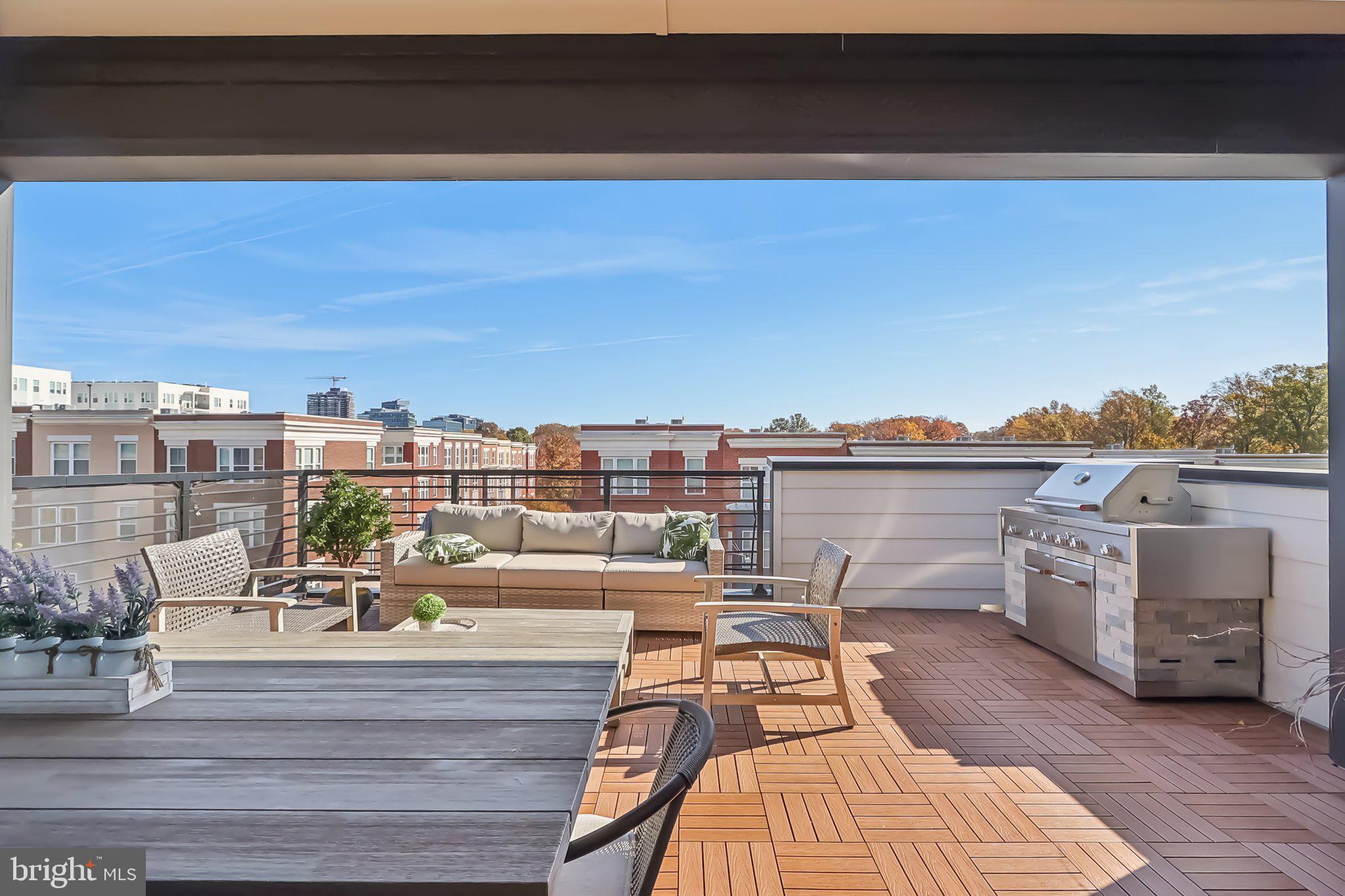 1970 Roland Clarke Pl