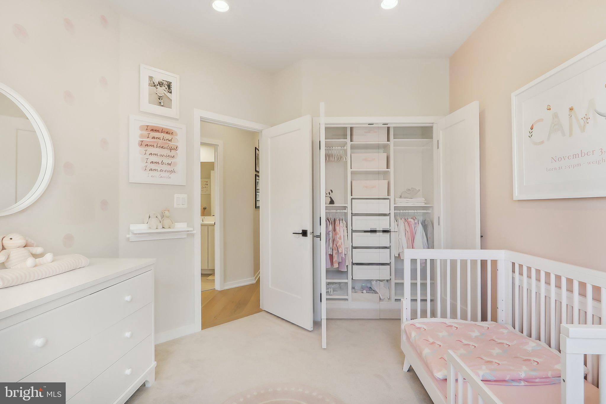 1970 Roland Clarke Pl