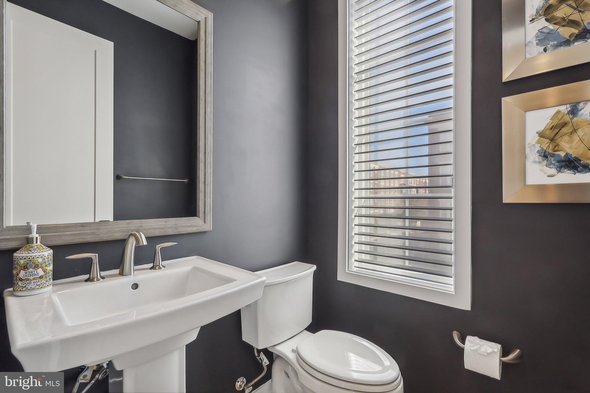 1970 Roland Clarke Pl