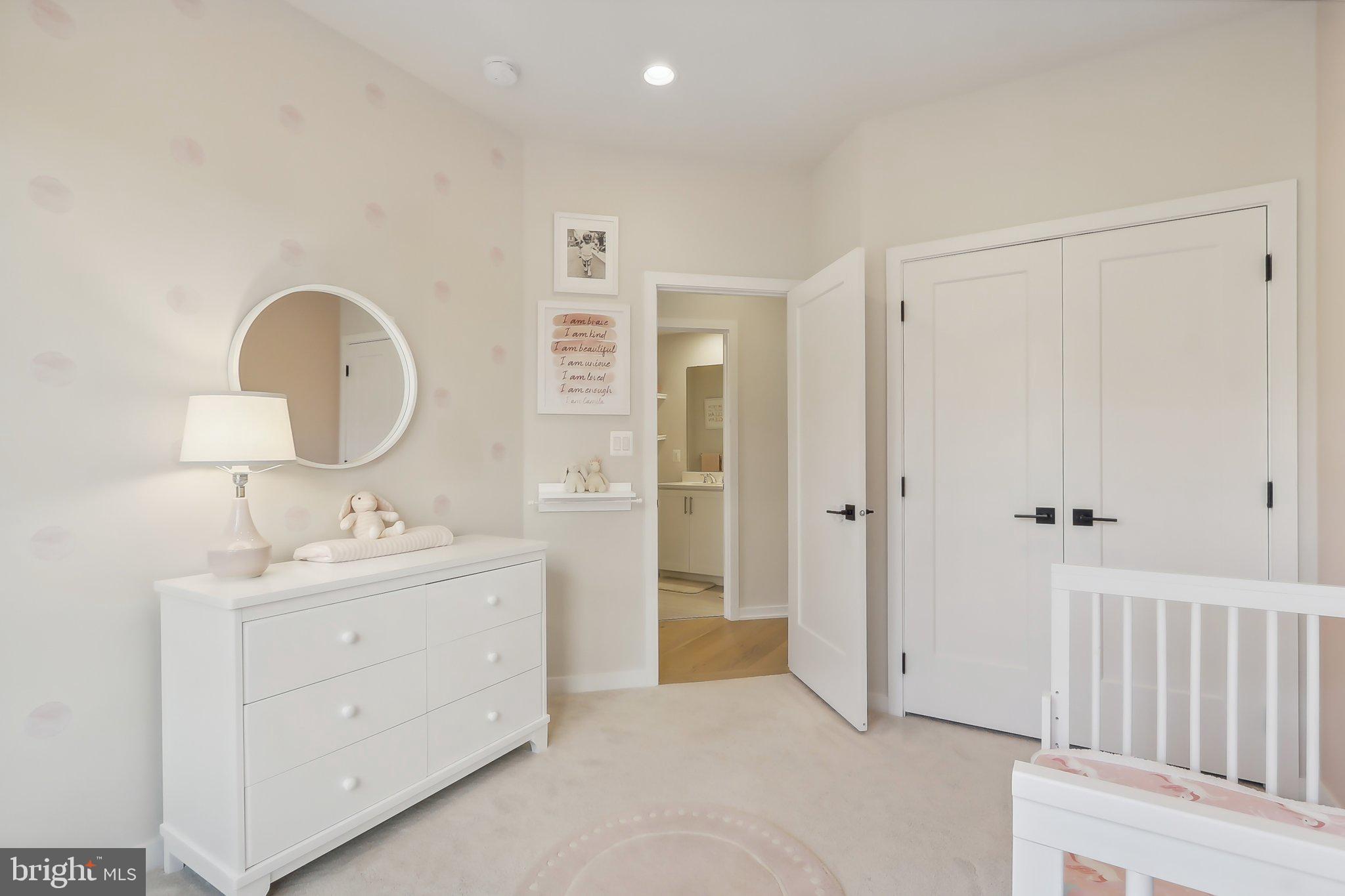 1970 Roland Clarke Pl