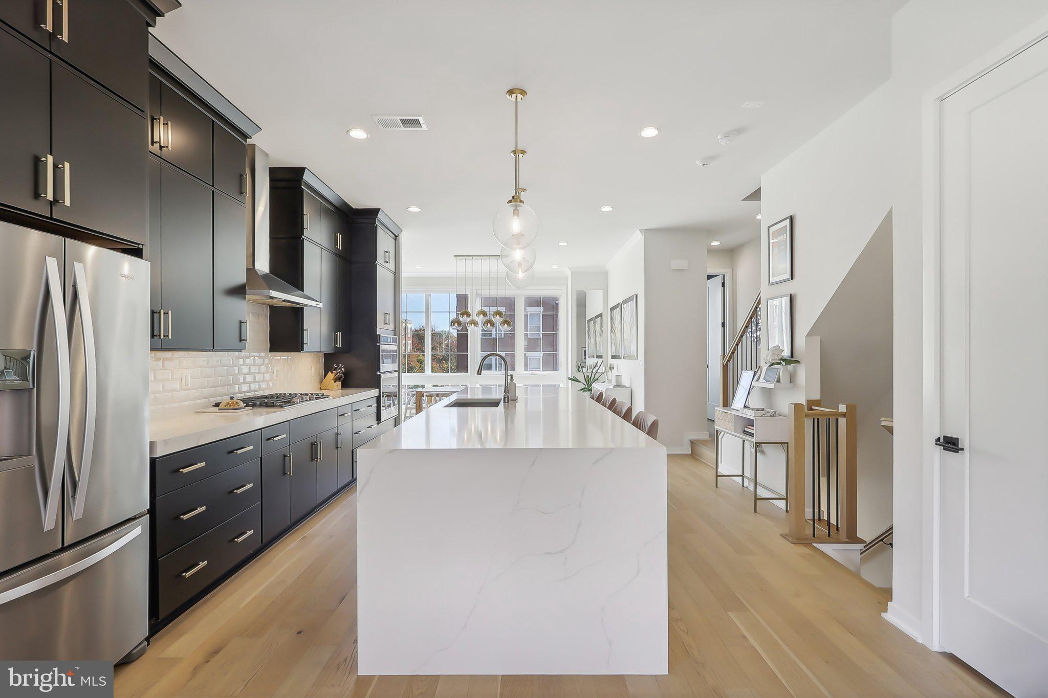 1970 Roland Clarke Pl