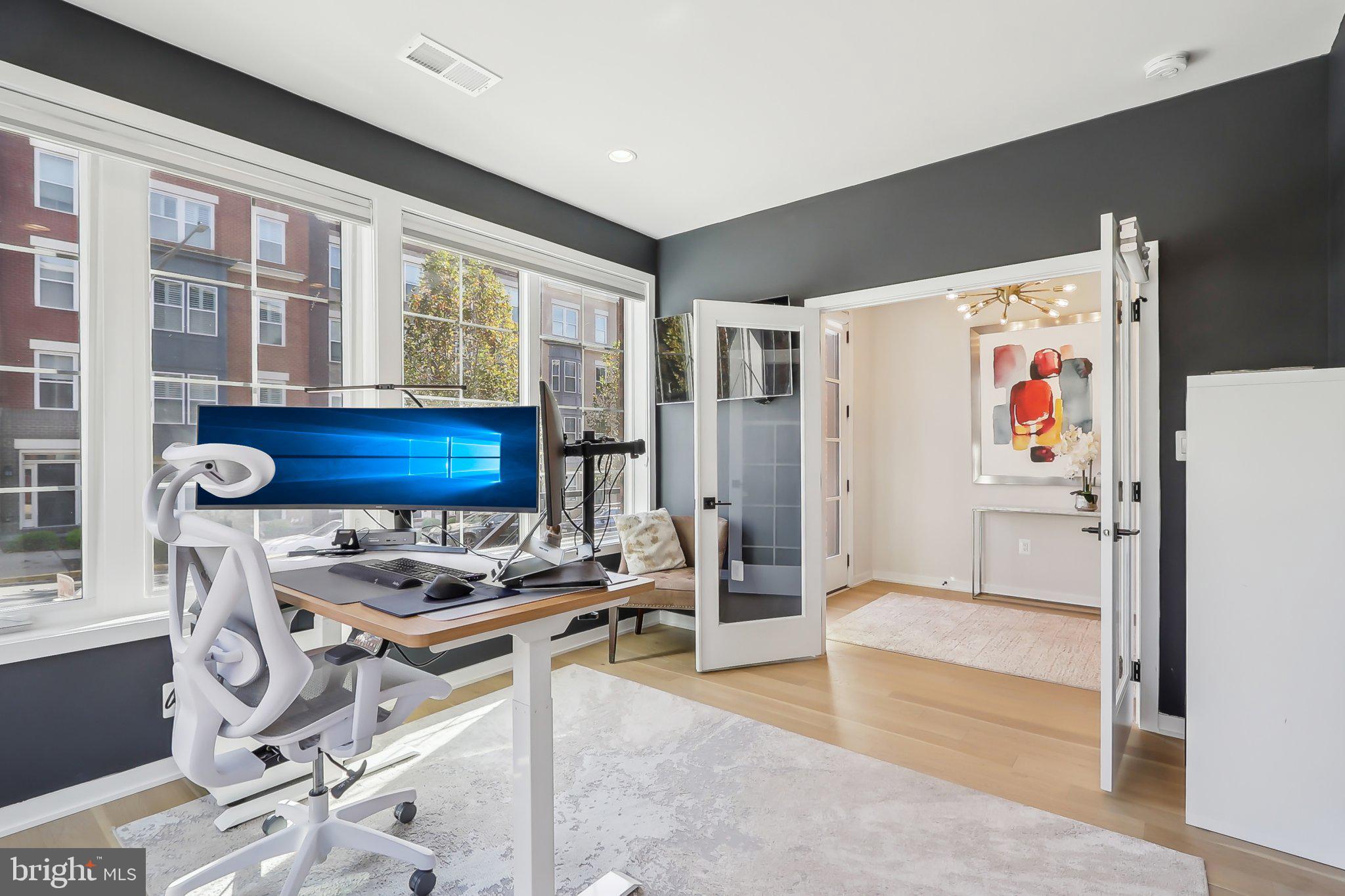 1970 Roland Clarke Pl