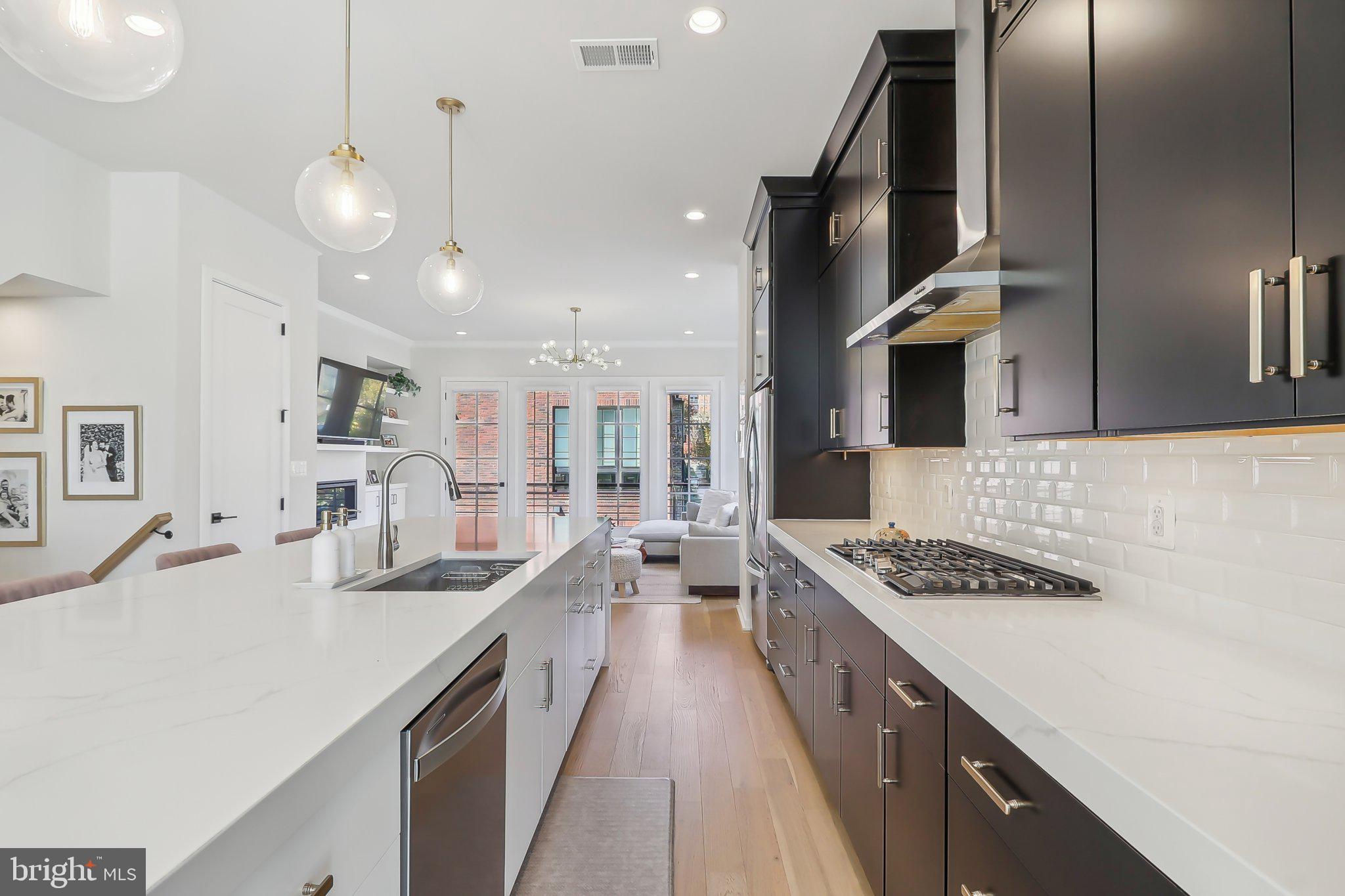 1970 Roland Clarke Pl