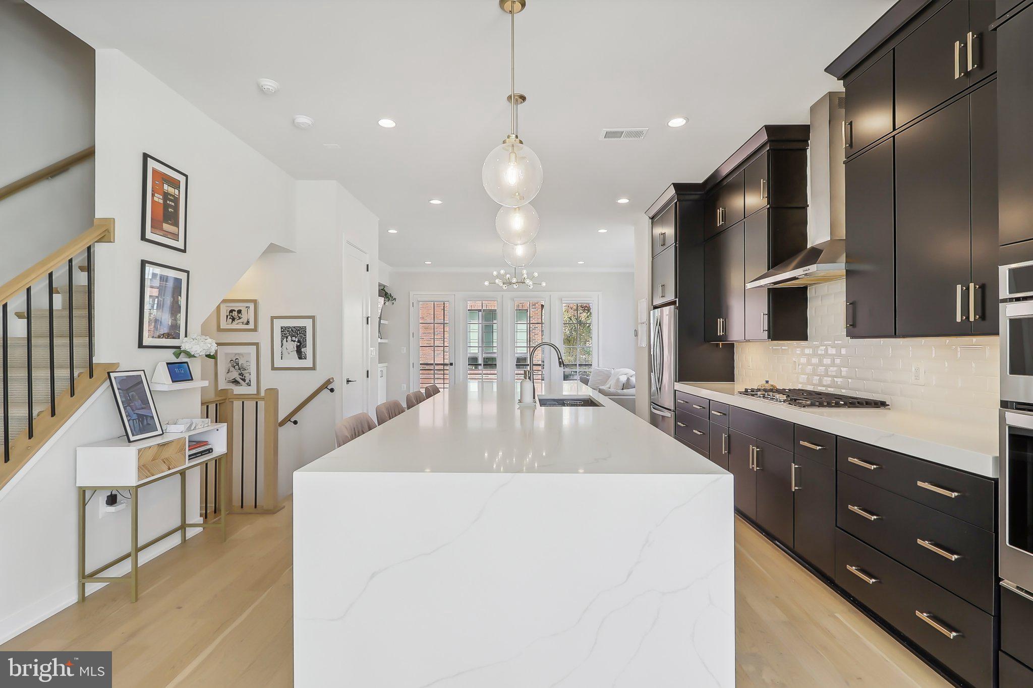 1970 Roland Clarke Pl