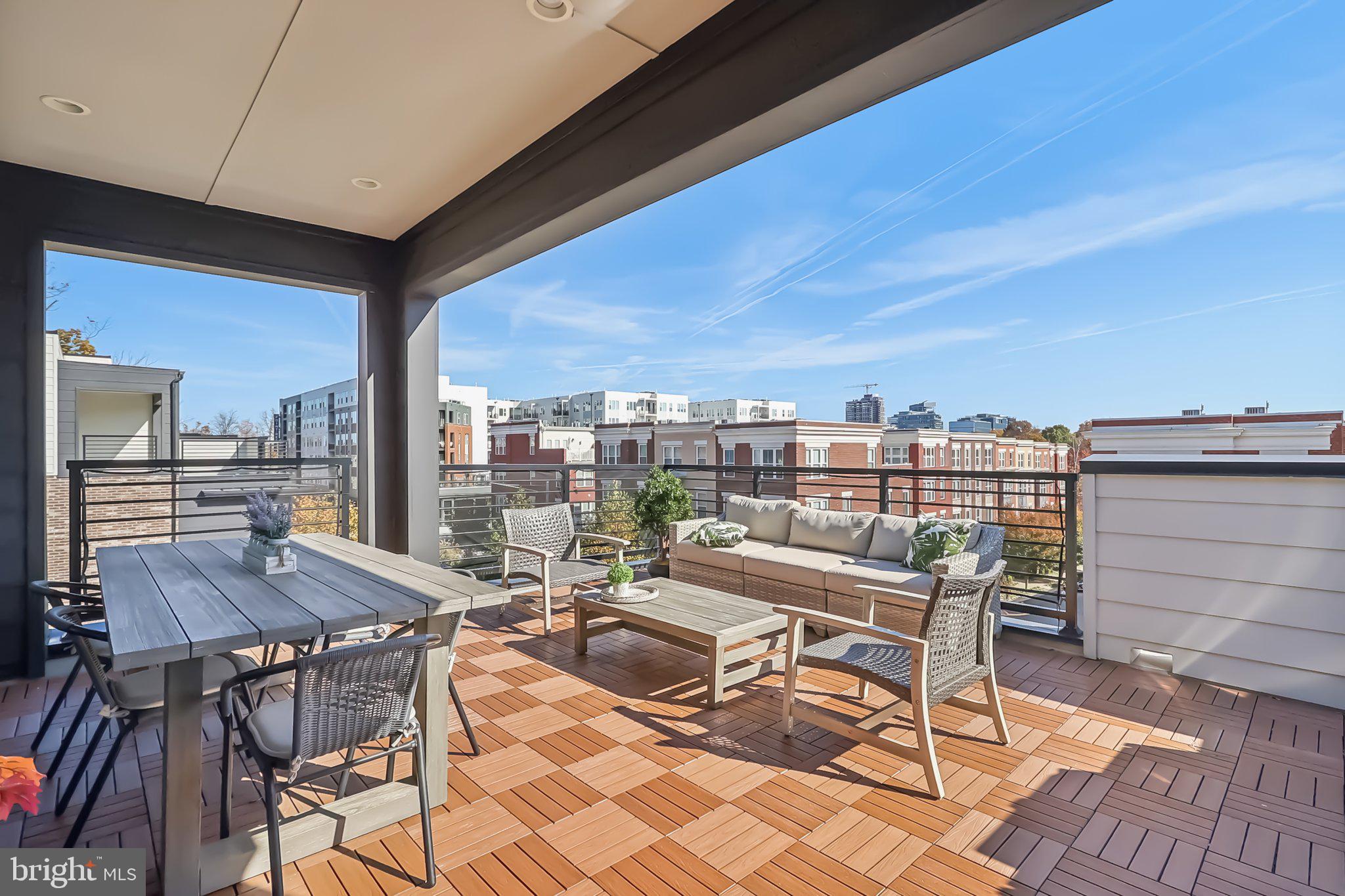 1970 Roland Clarke Pl