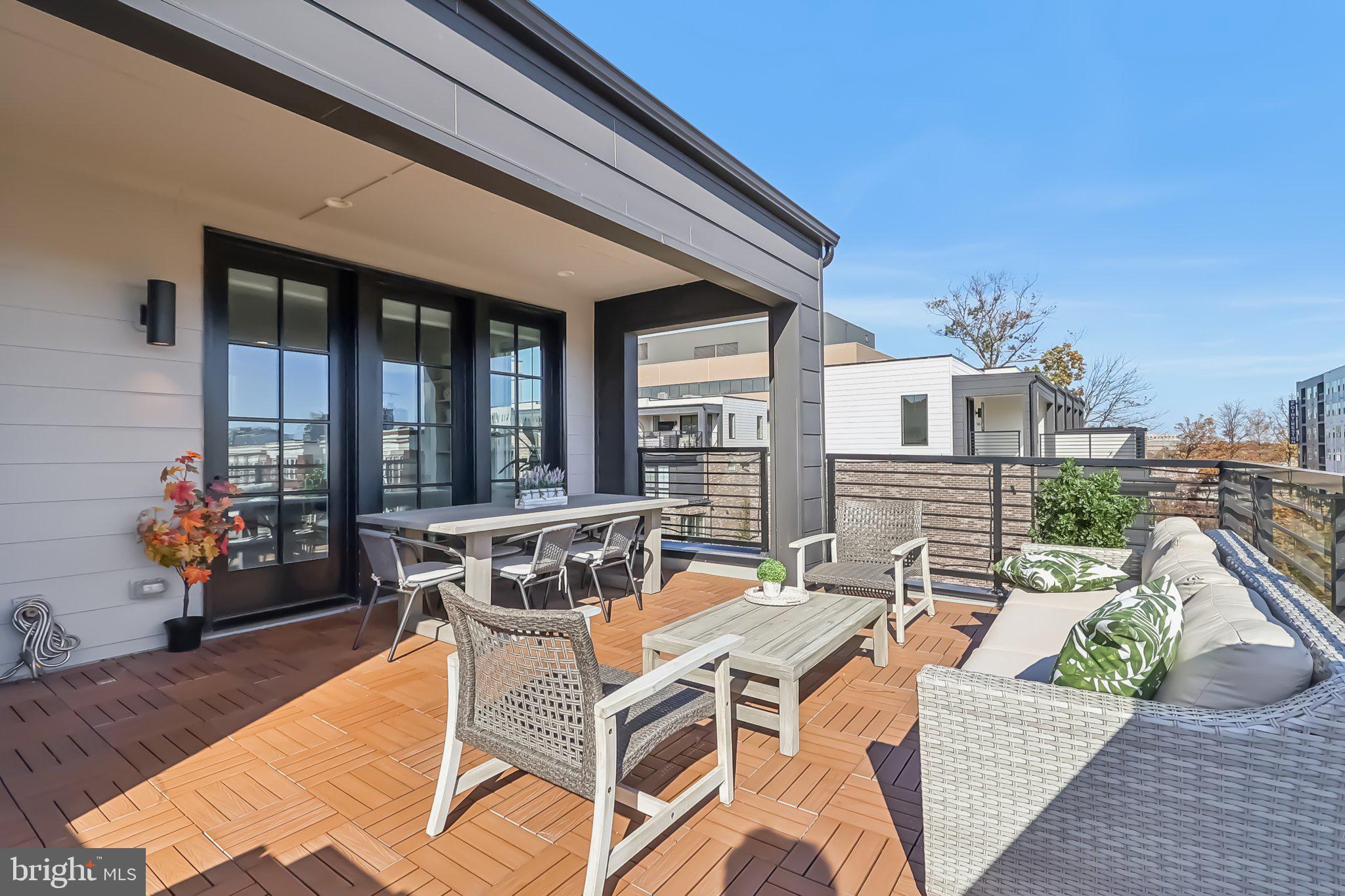 1970 Roland Clarke Pl