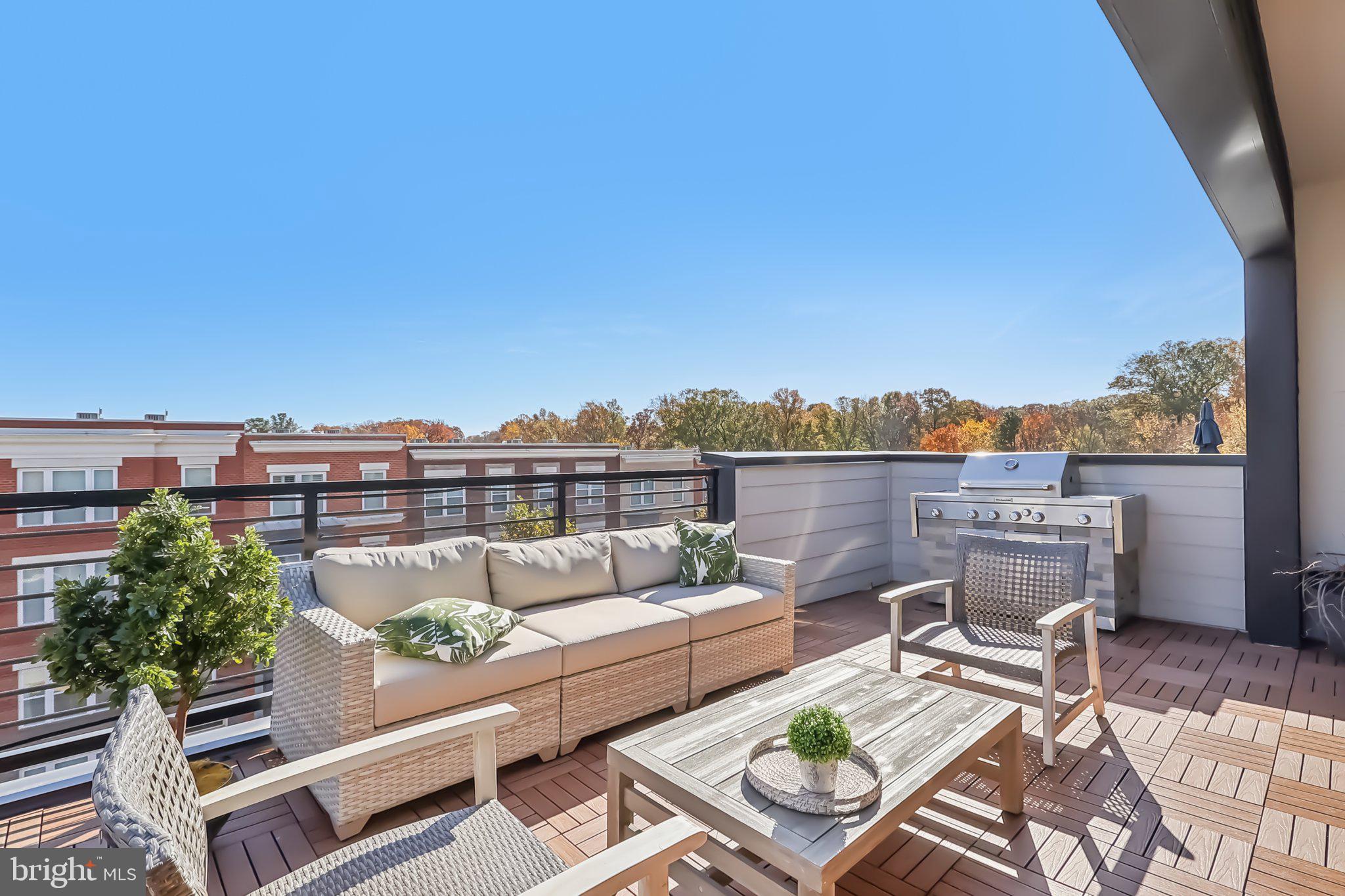 1970 Roland Clarke Pl