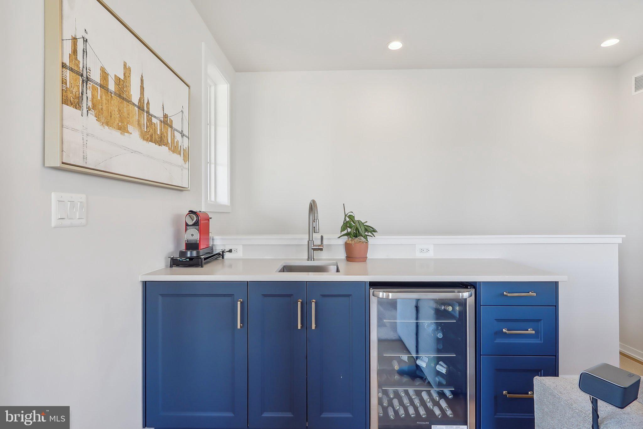 1970 Roland Clarke Pl