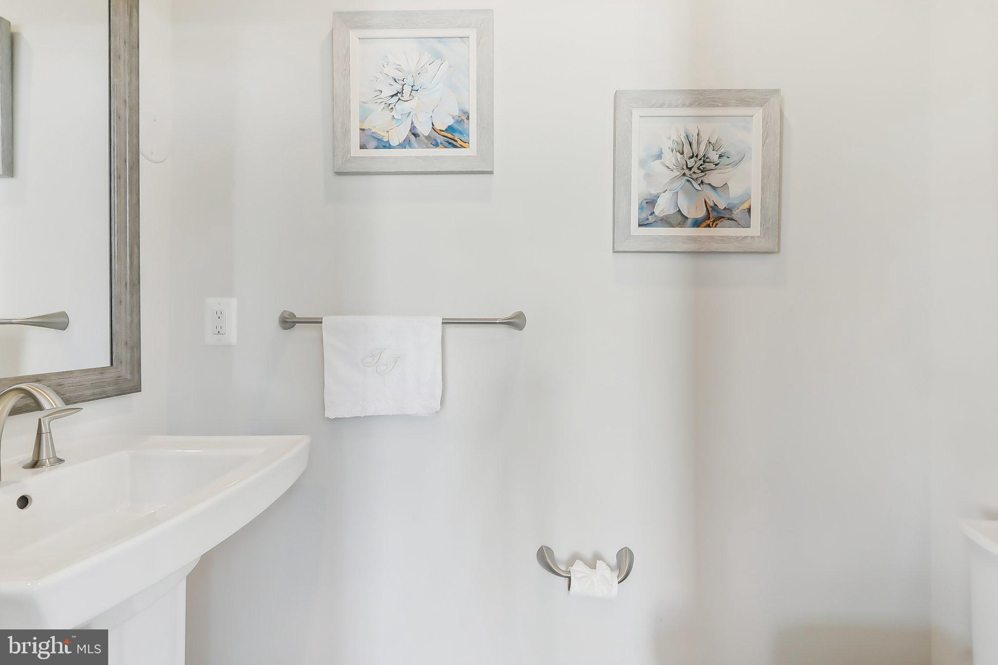 1970 Roland Clarke Pl