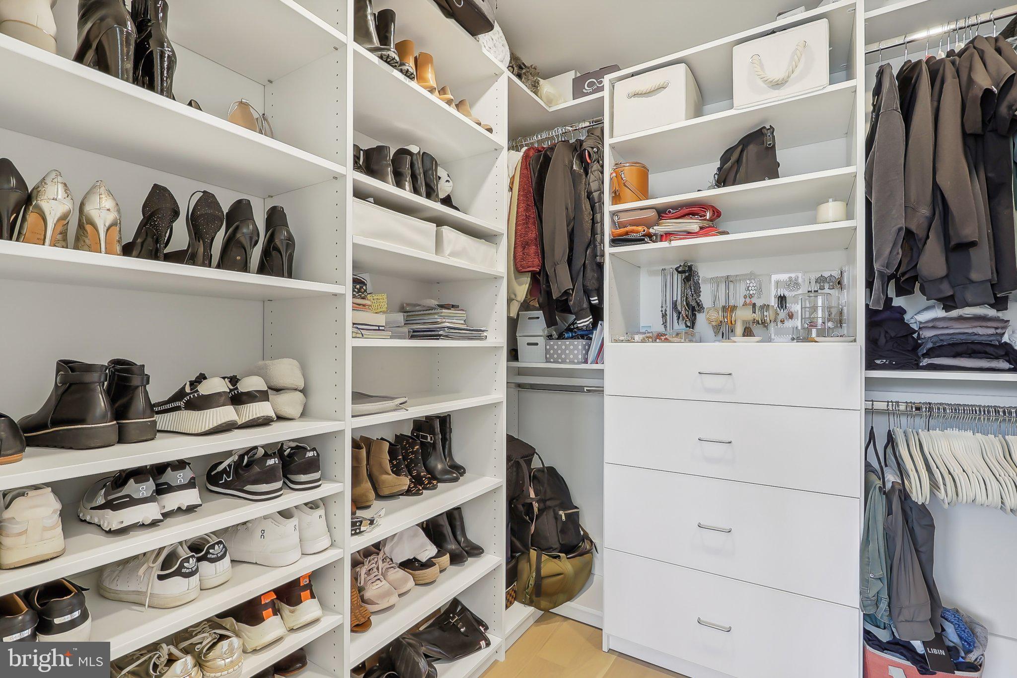 1970 Roland Clarke Pl