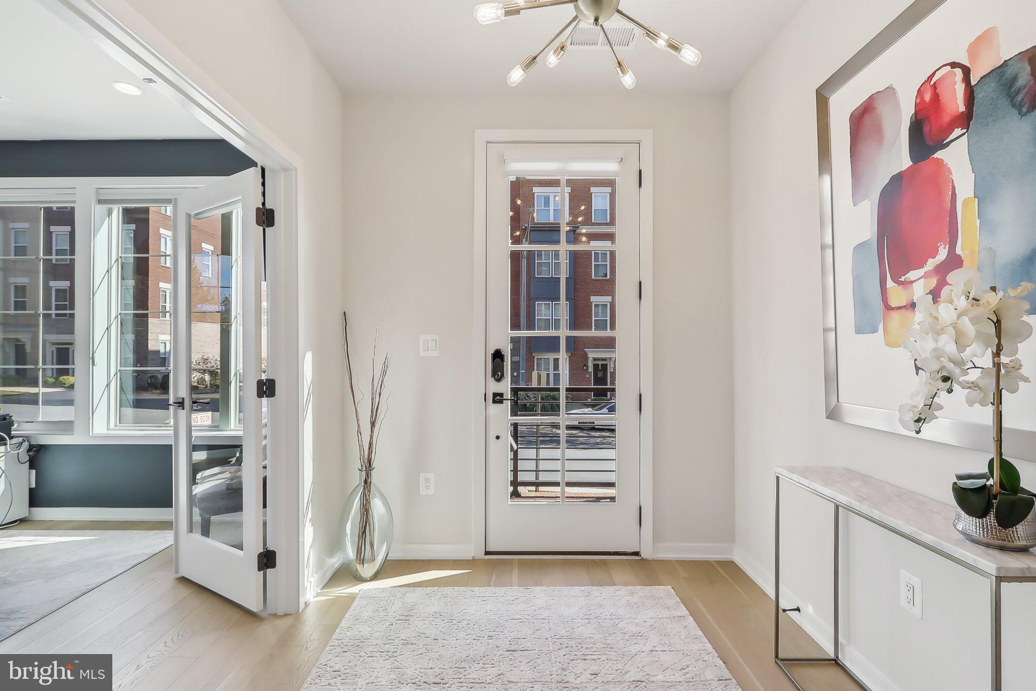 1970 Roland Clarke Pl