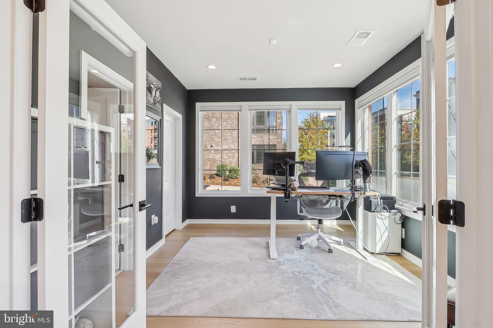 1970 Roland Clarke Pl