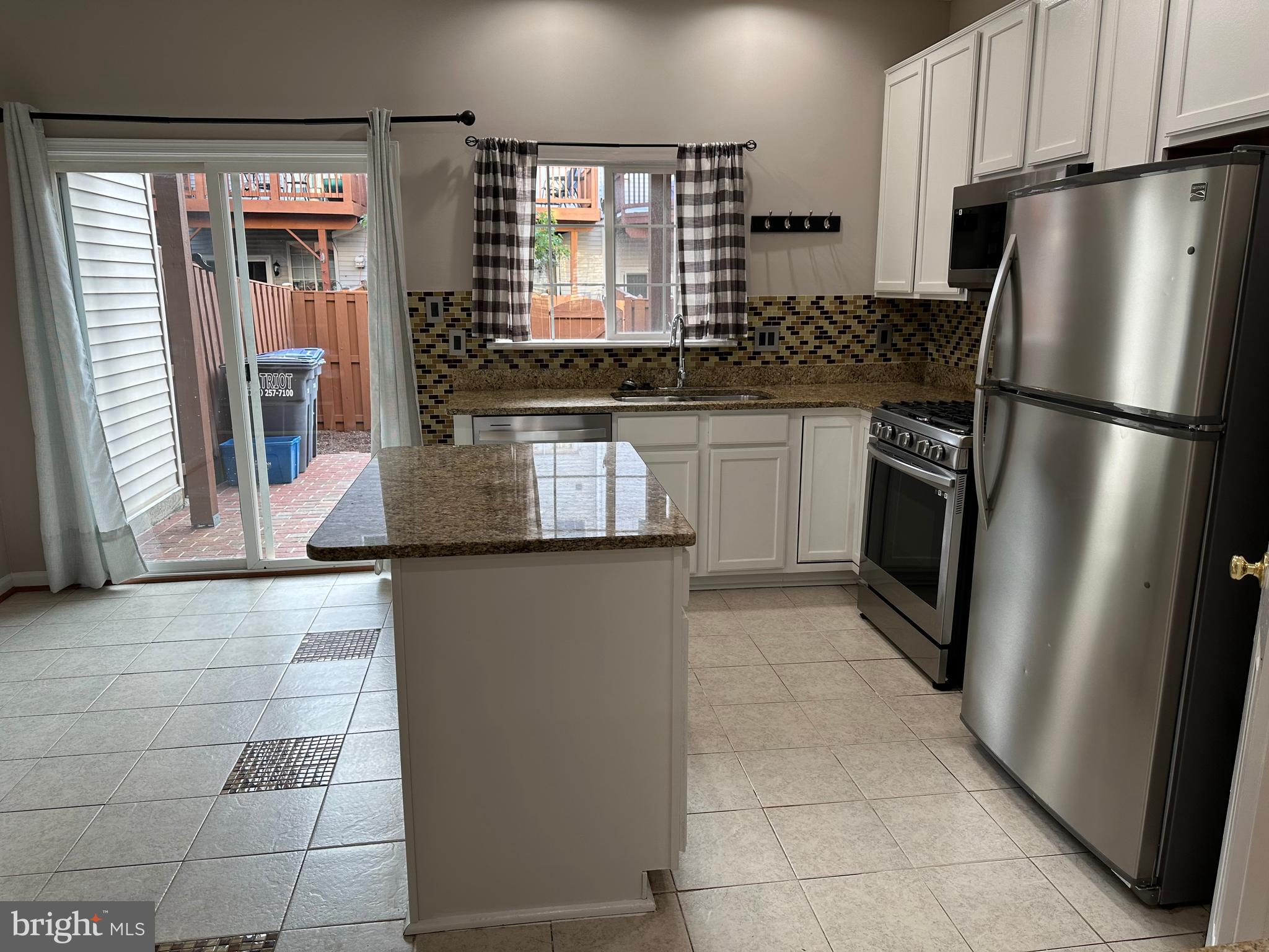 2414 DEW MEADOW