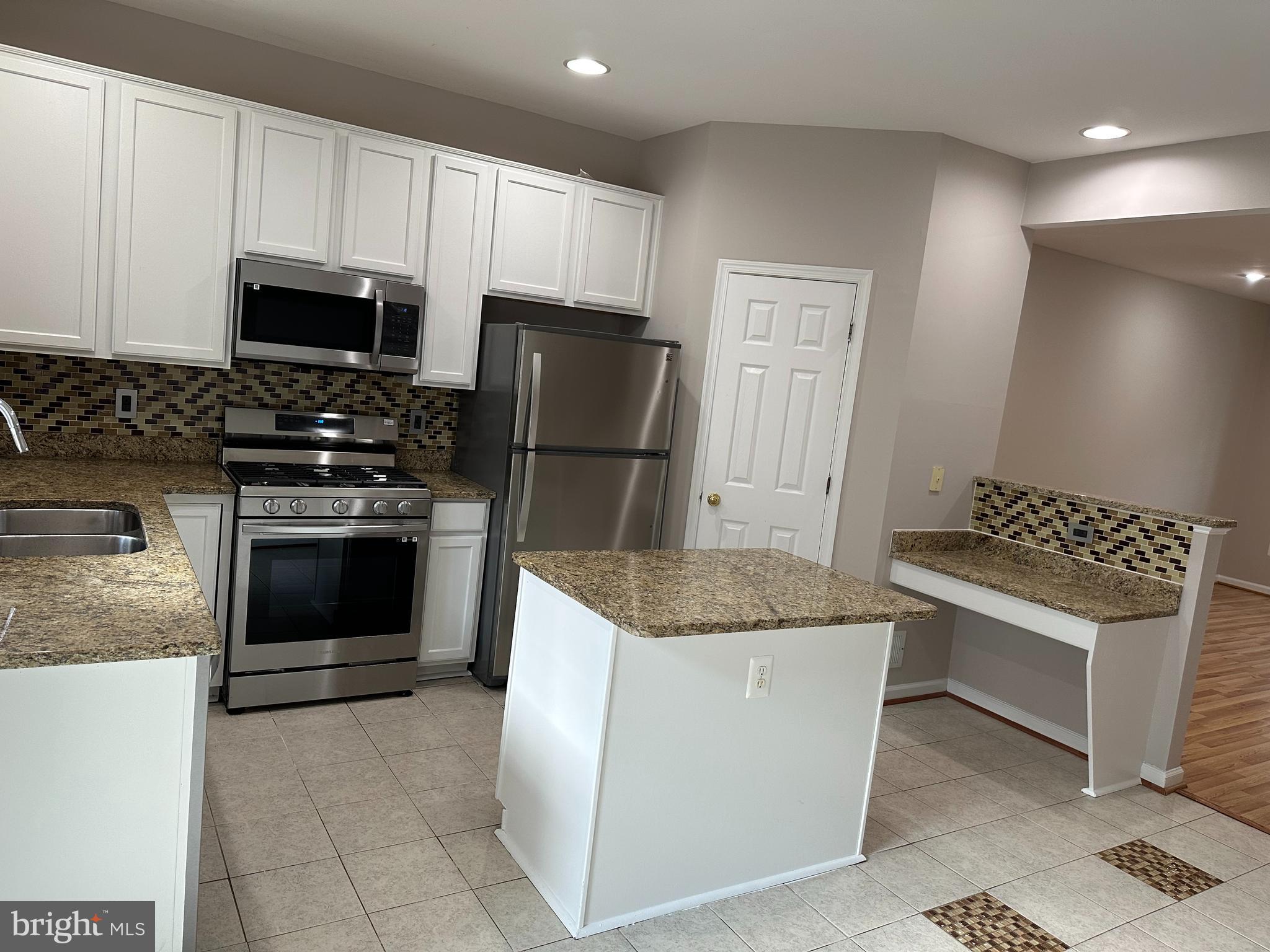 2414 DEW MEADOW