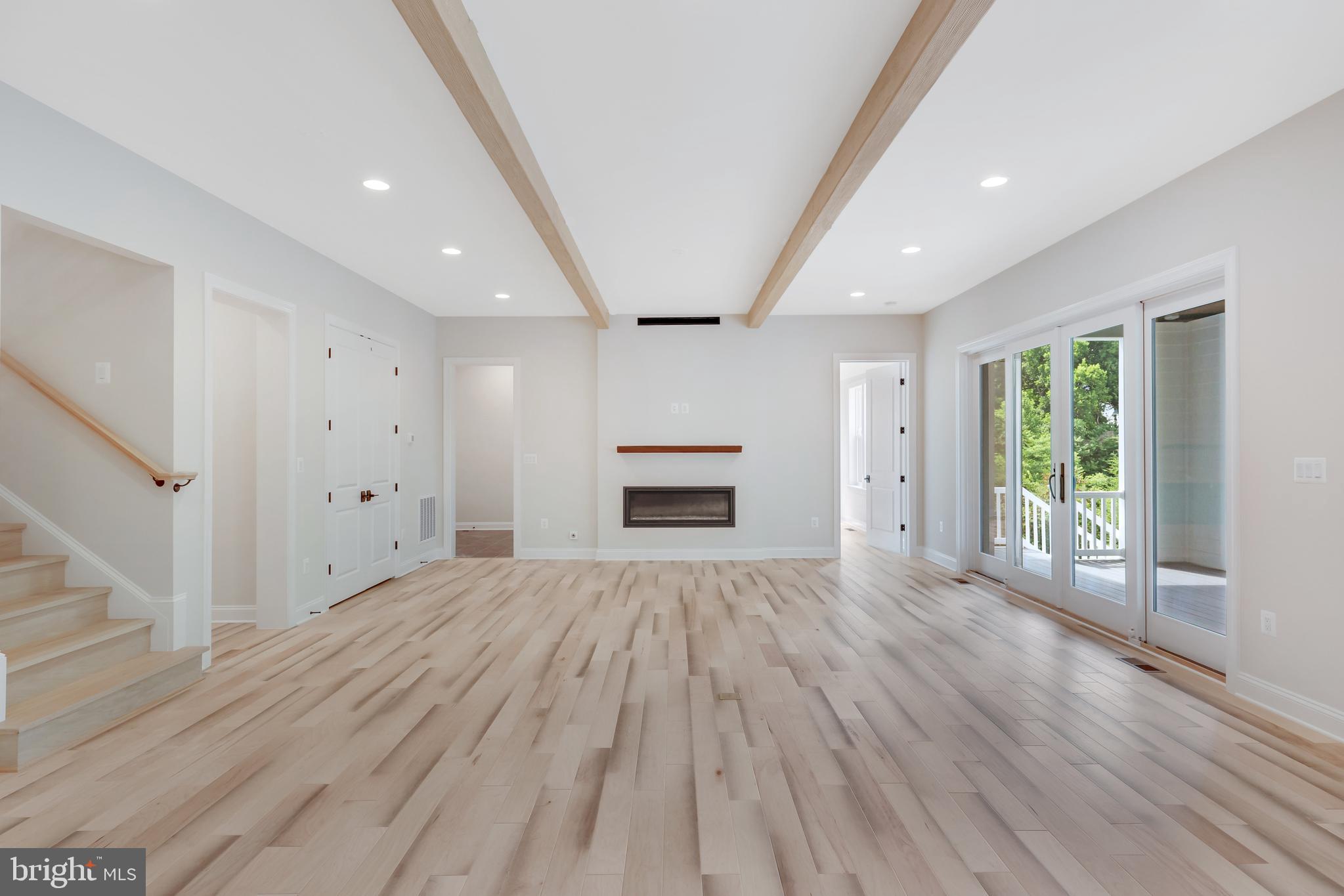 9017 Ellenwood Ln