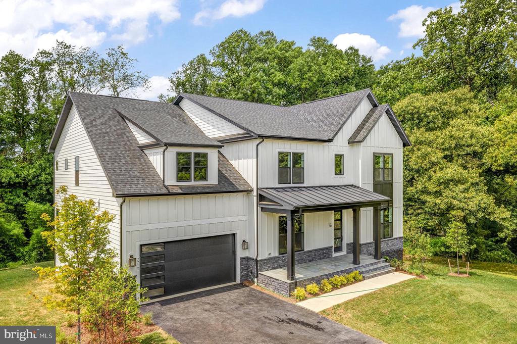 9017 Ellenwood Ln