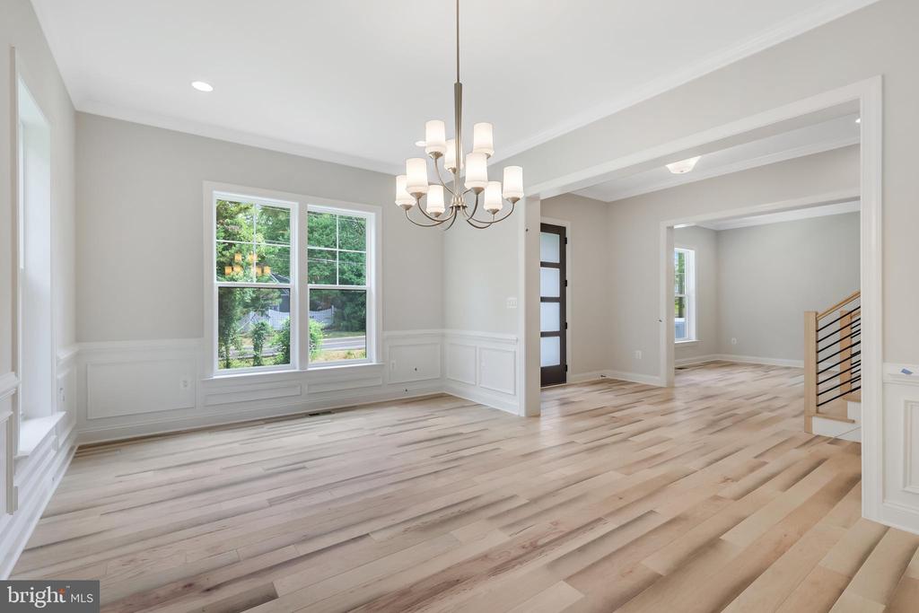 9017 Ellenwood Ln
