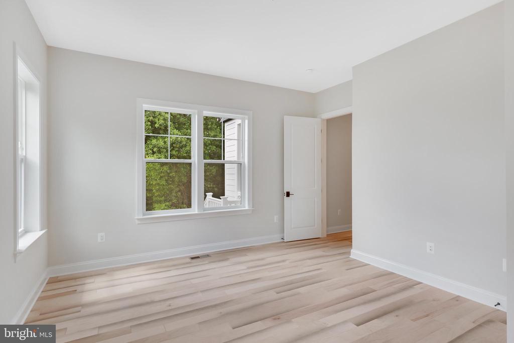 9017 Ellenwood Ln