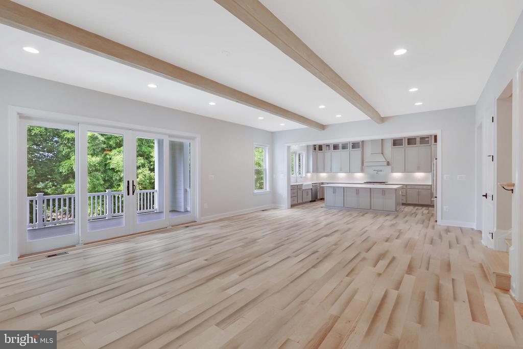 9017 Ellenwood Ln