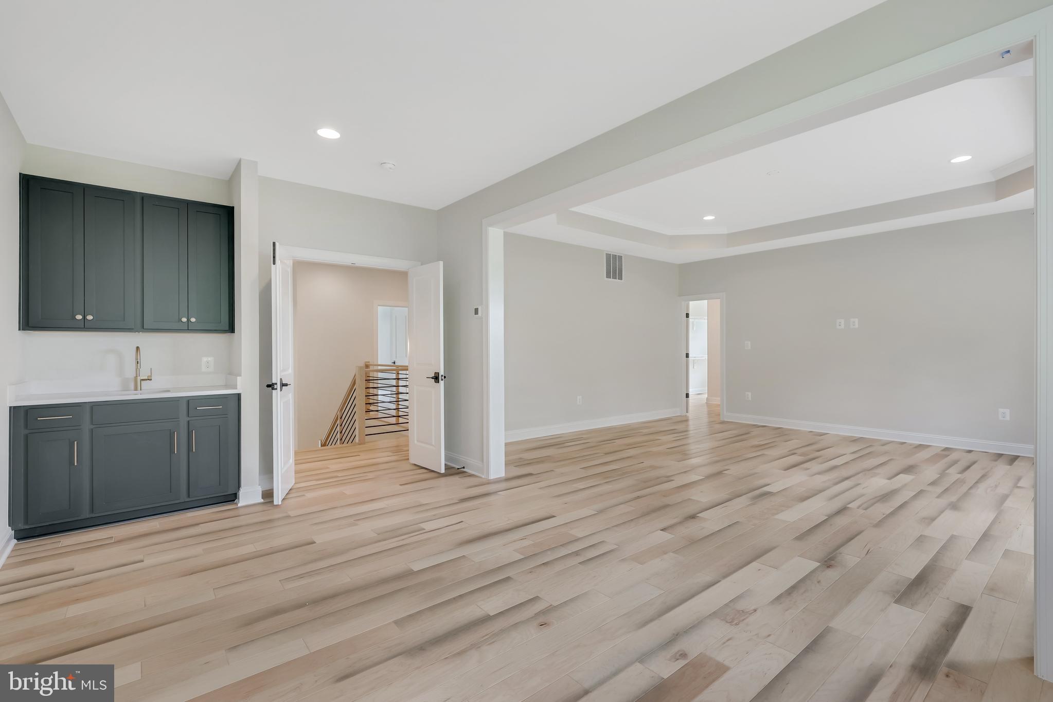 9017 Ellenwood Ln