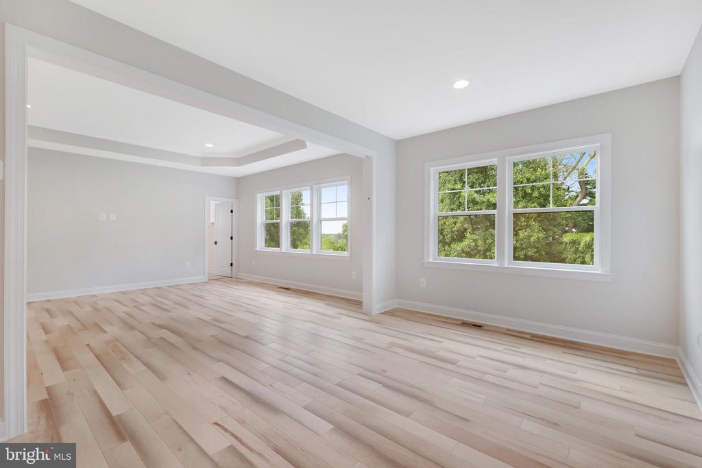 9017 Ellenwood Ln