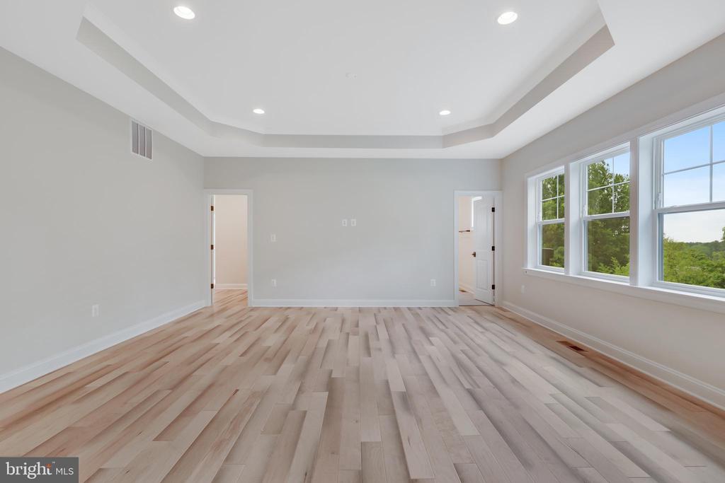 9017 Ellenwood Ln