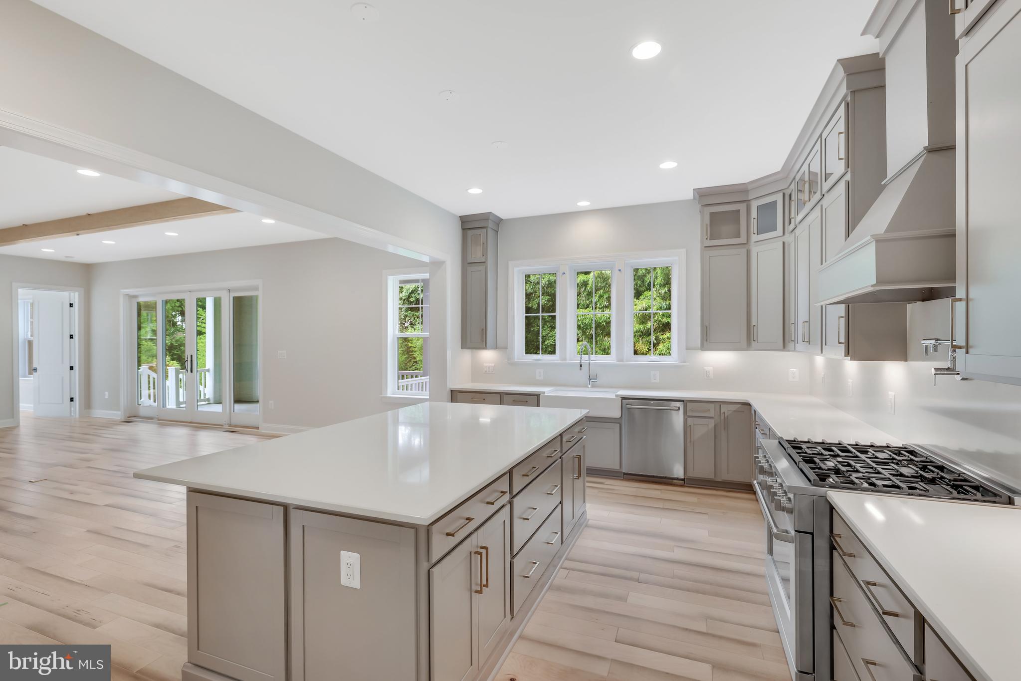 9017 Ellenwood Ln
