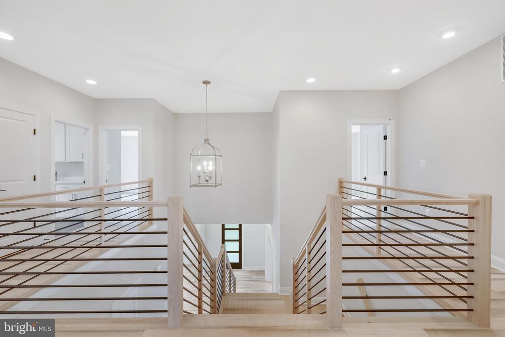9017 Ellenwood Ln