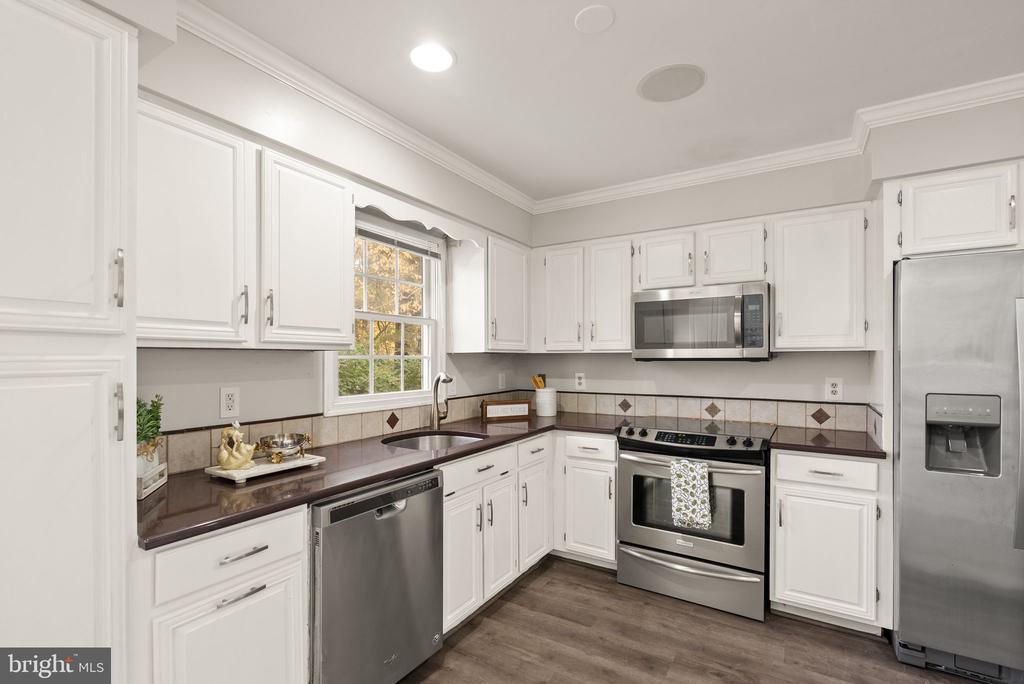 13904 Woods Run Ct