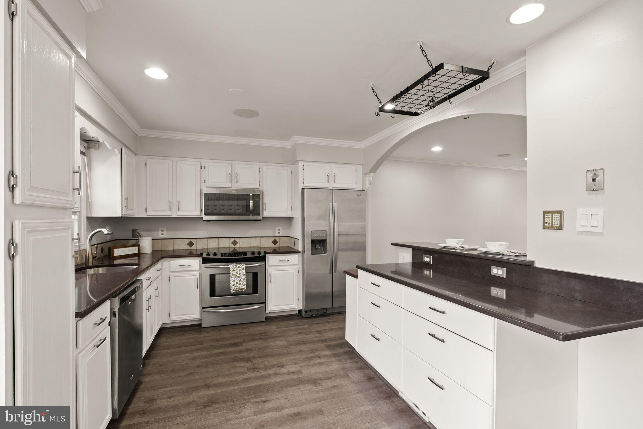 13904 Woods Run Ct