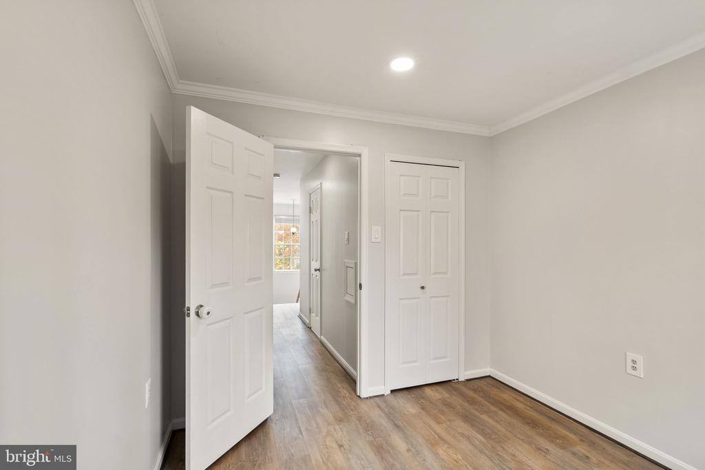 13904 Woods Run Ct