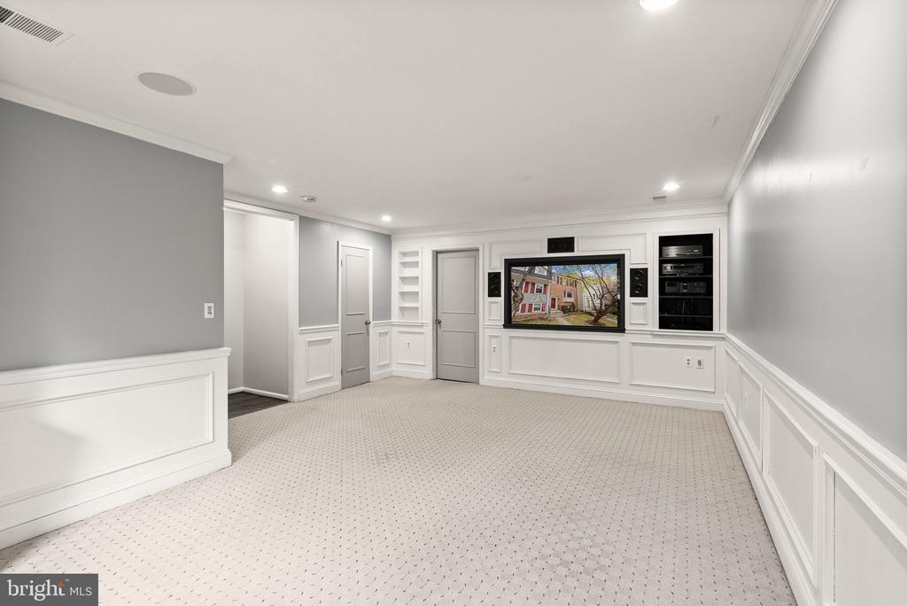 13904 Woods Run Ct