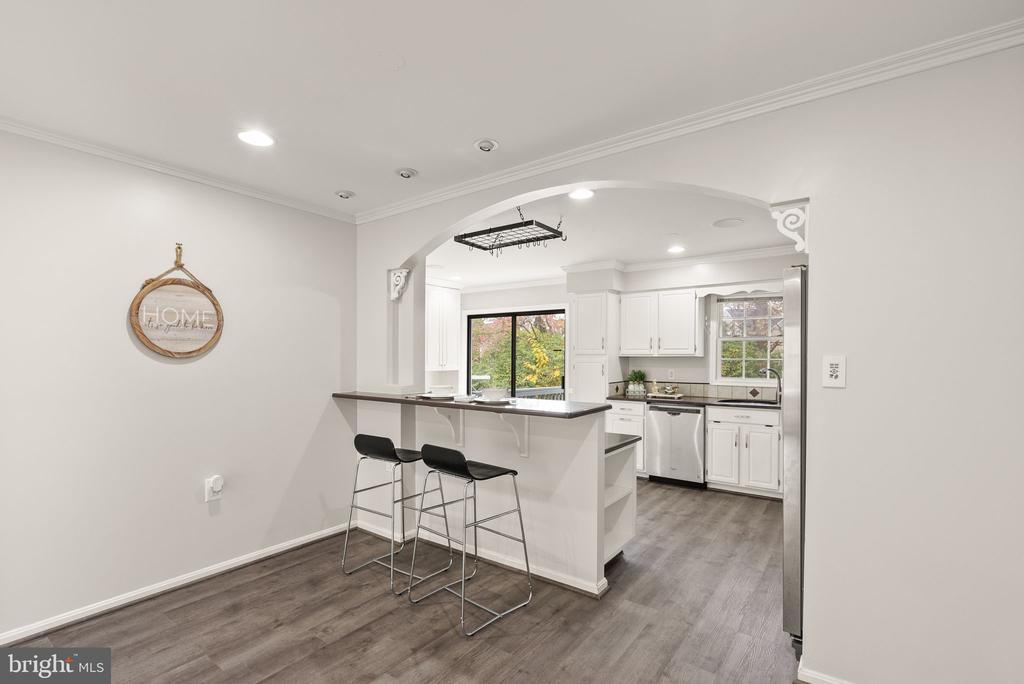 13904 Woods Run Ct