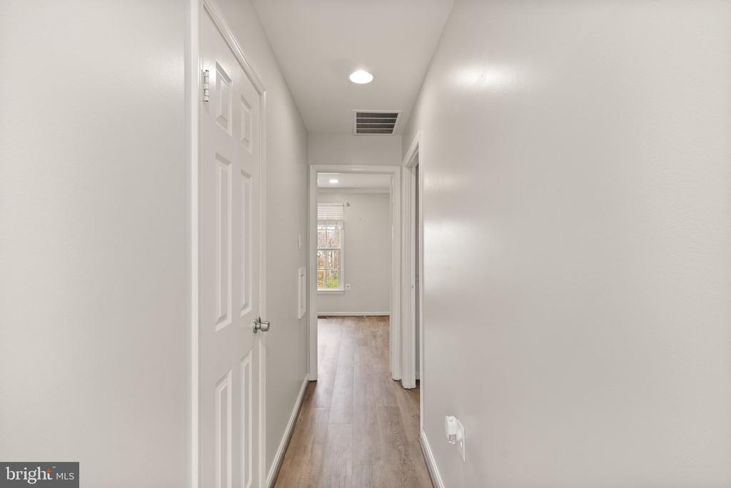 13904 Woods Run Ct