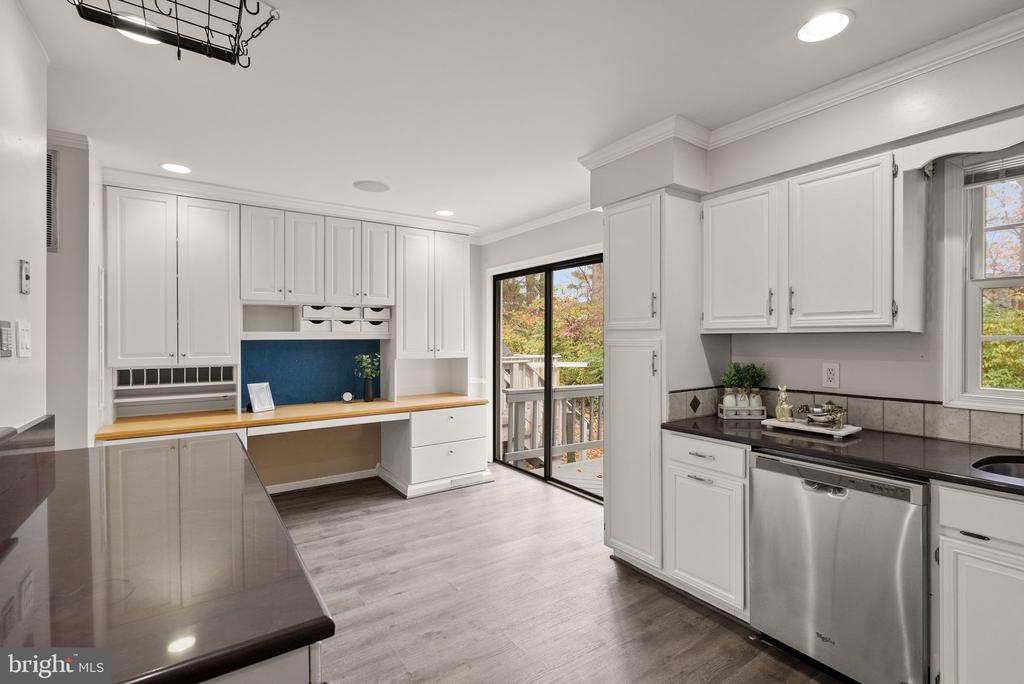 13904 Woods Run Ct