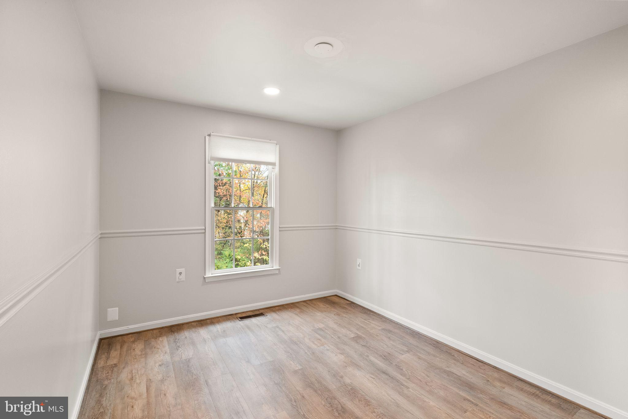 13904 Woods Run Ct