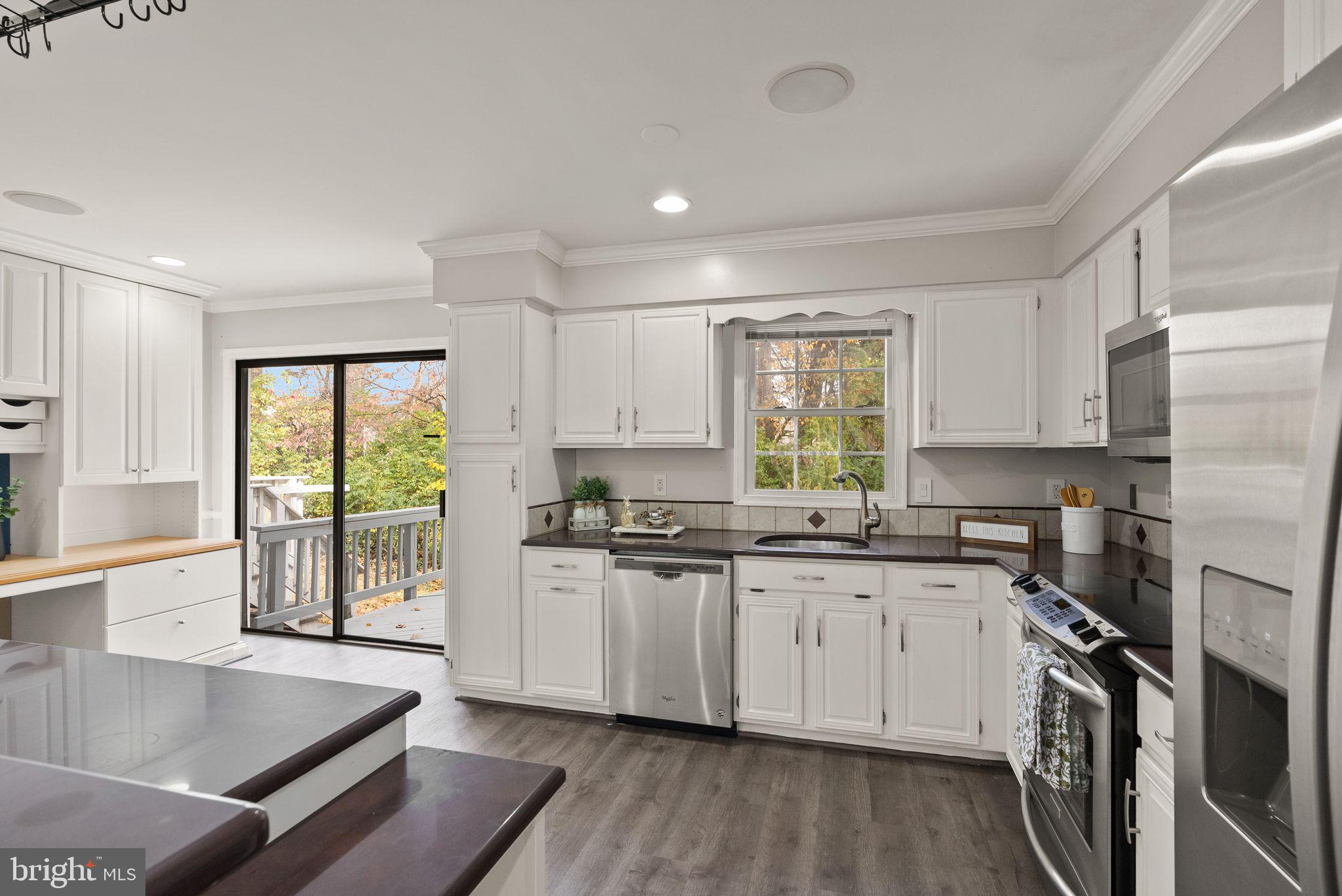 13904 Woods Run Ct