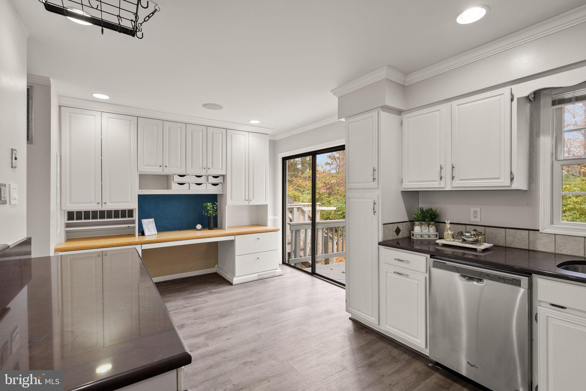13904 Woods Run Ct
