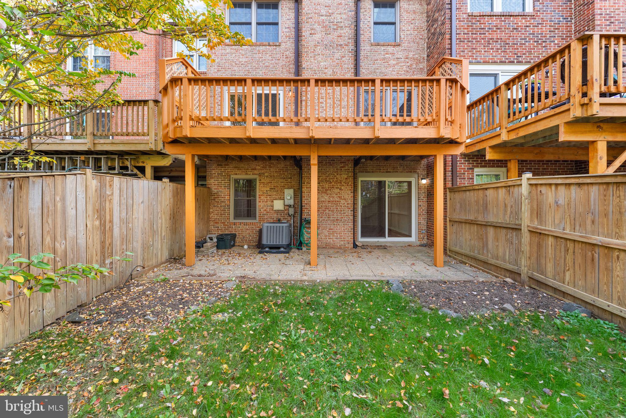 2841 SUTTON OAKS LN