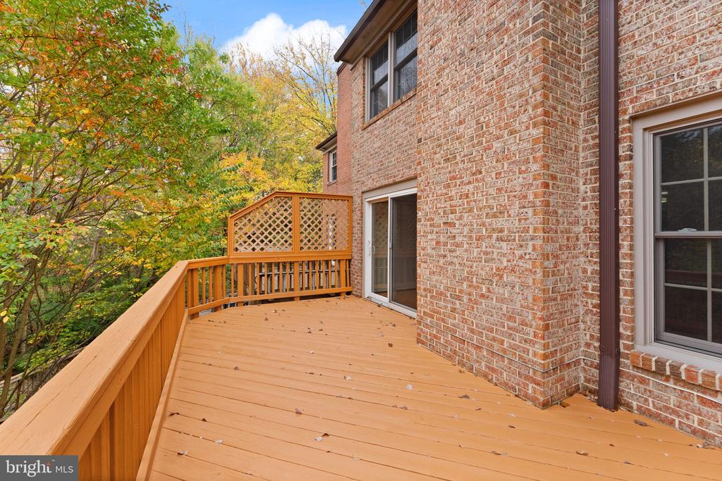 2841 SUTTON OAKS LN