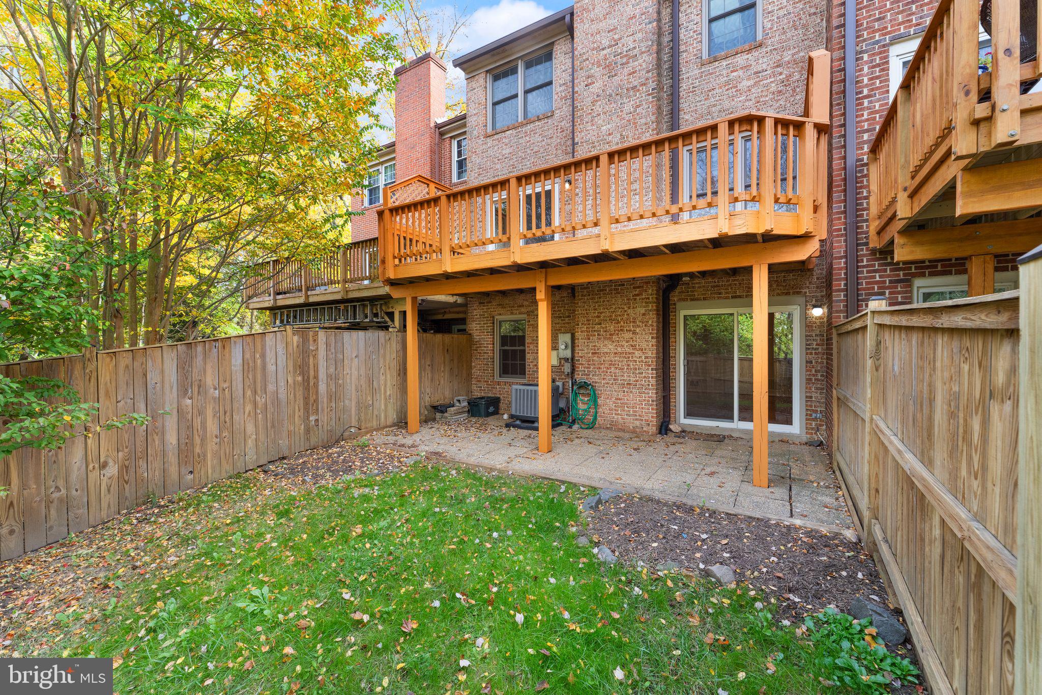 2841 SUTTON OAKS LN