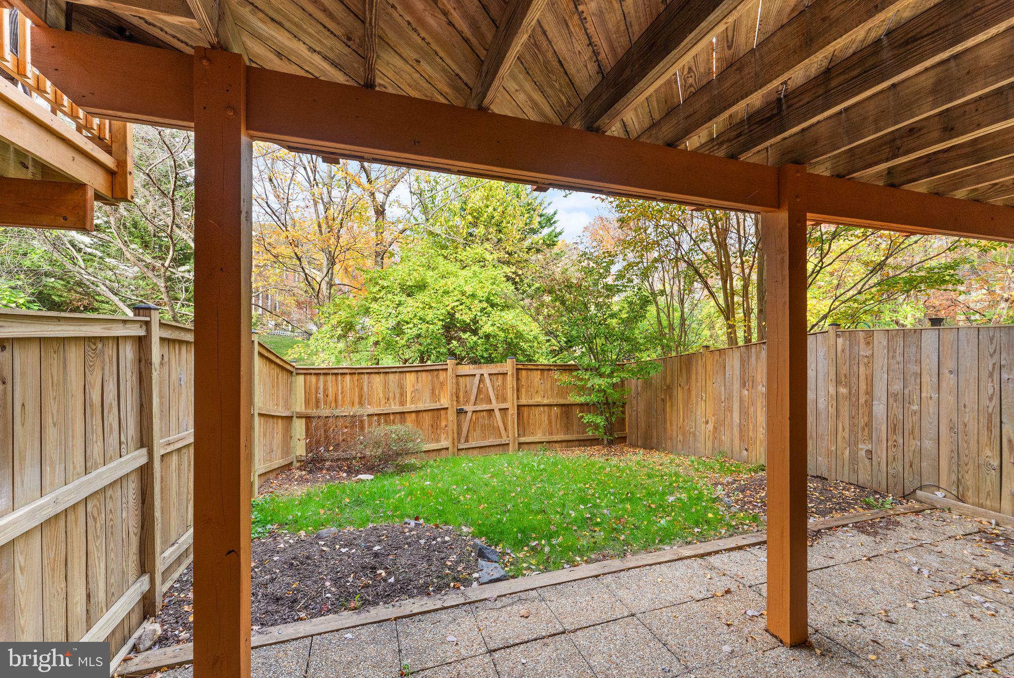 2841 SUTTON OAKS LN