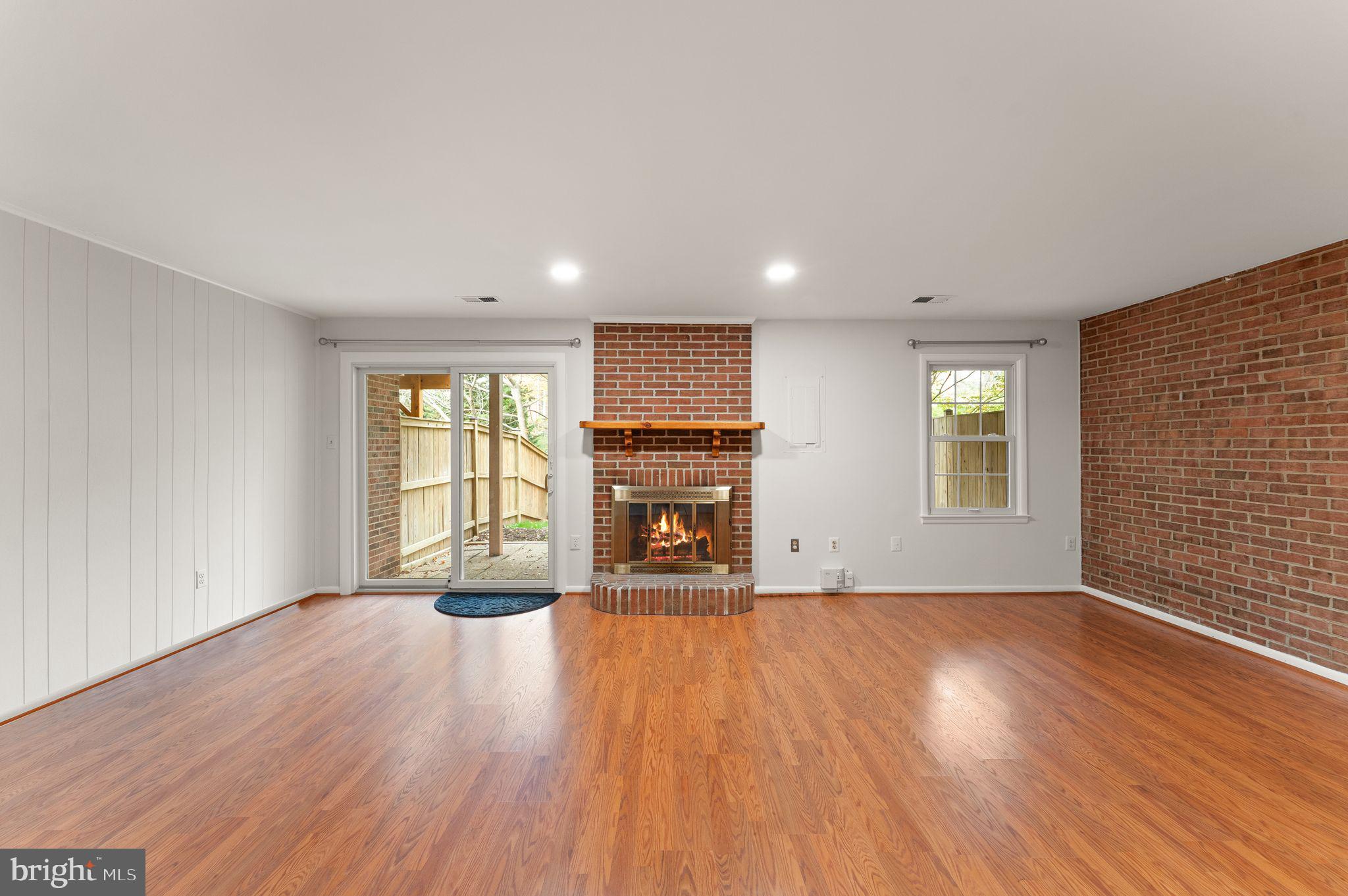 2841 SUTTON OAKS LN