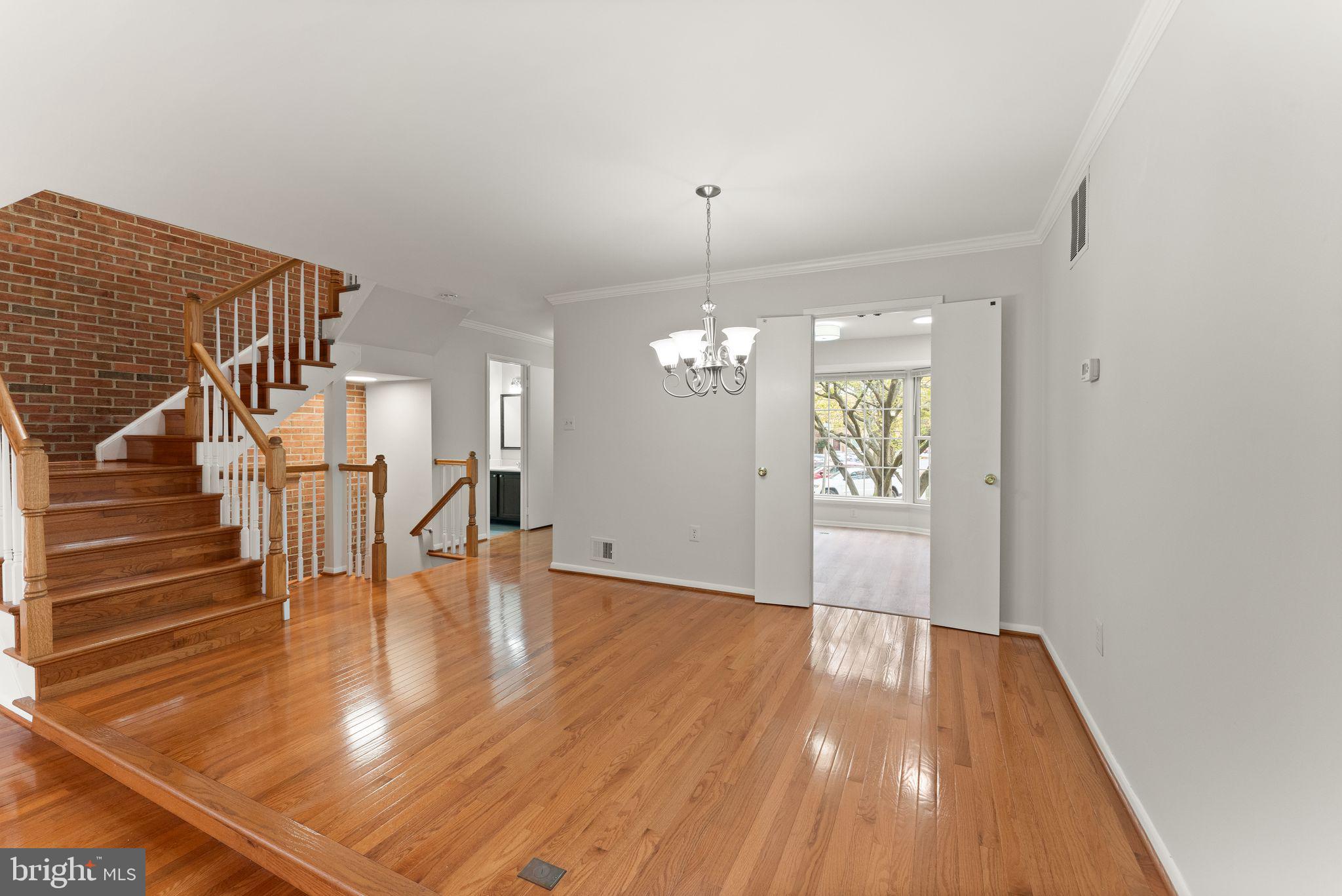 2841 SUTTON OAKS LN
