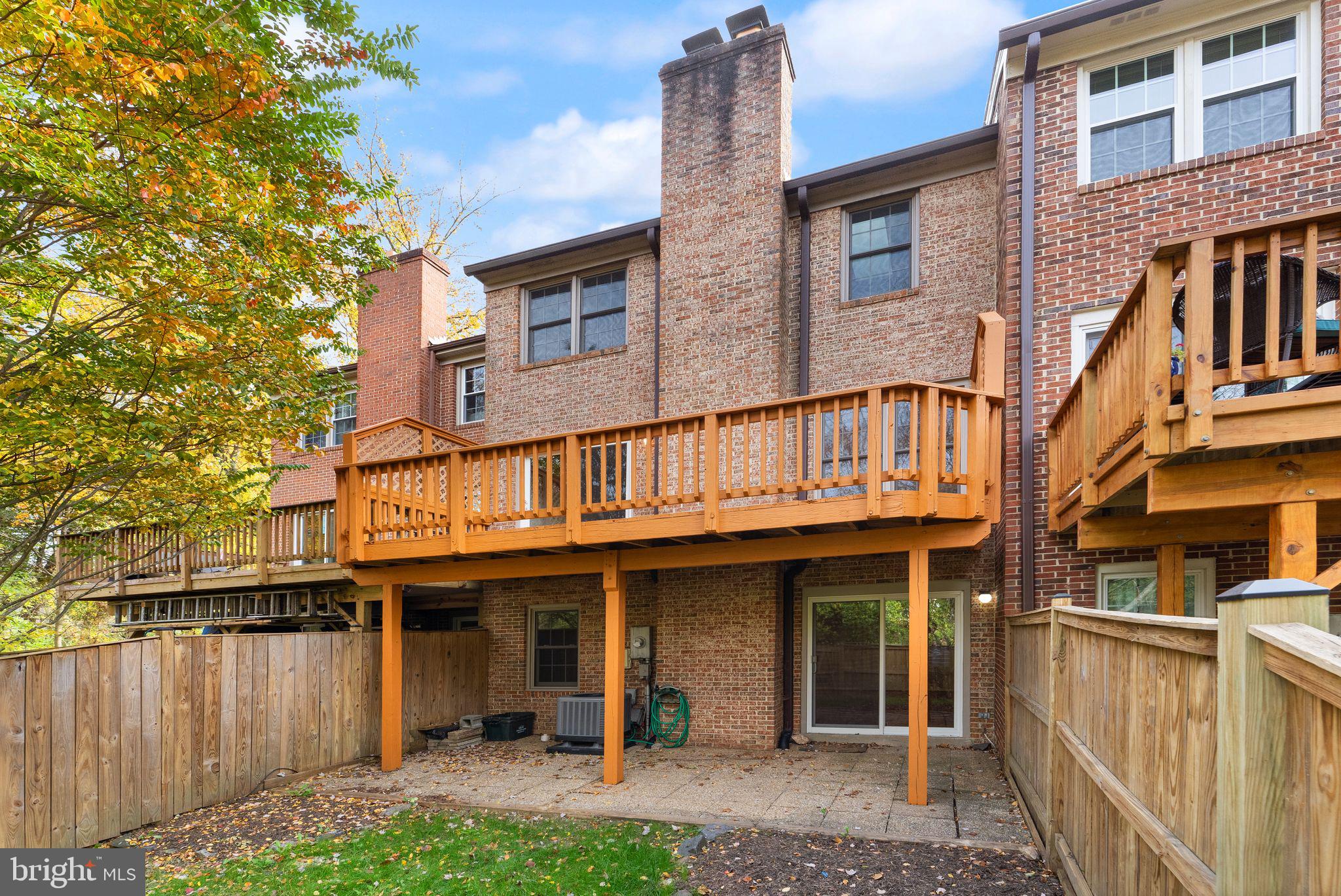 2841 SUTTON OAKS LN