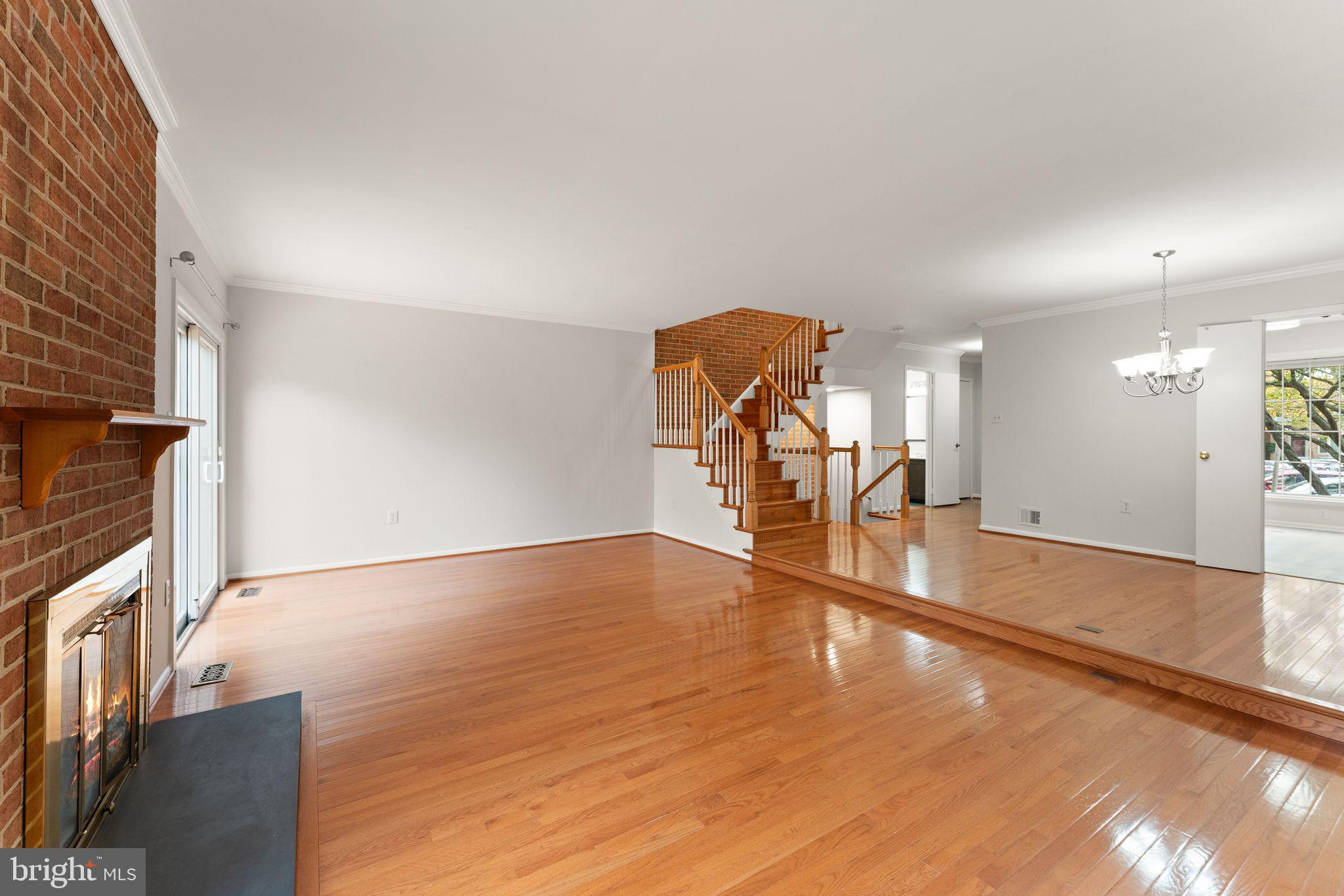 2841 SUTTON OAKS LN