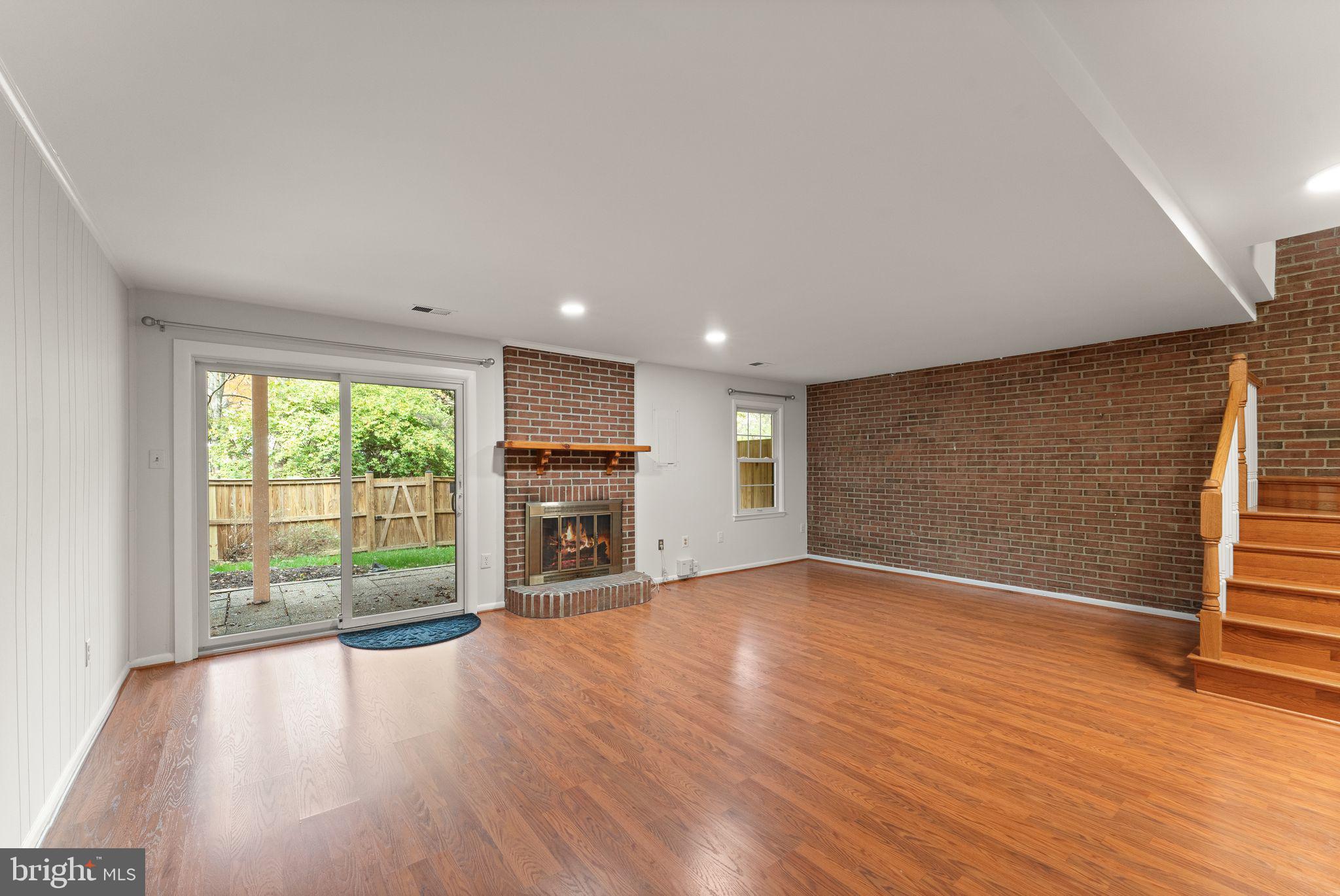 2841 SUTTON OAKS LN
