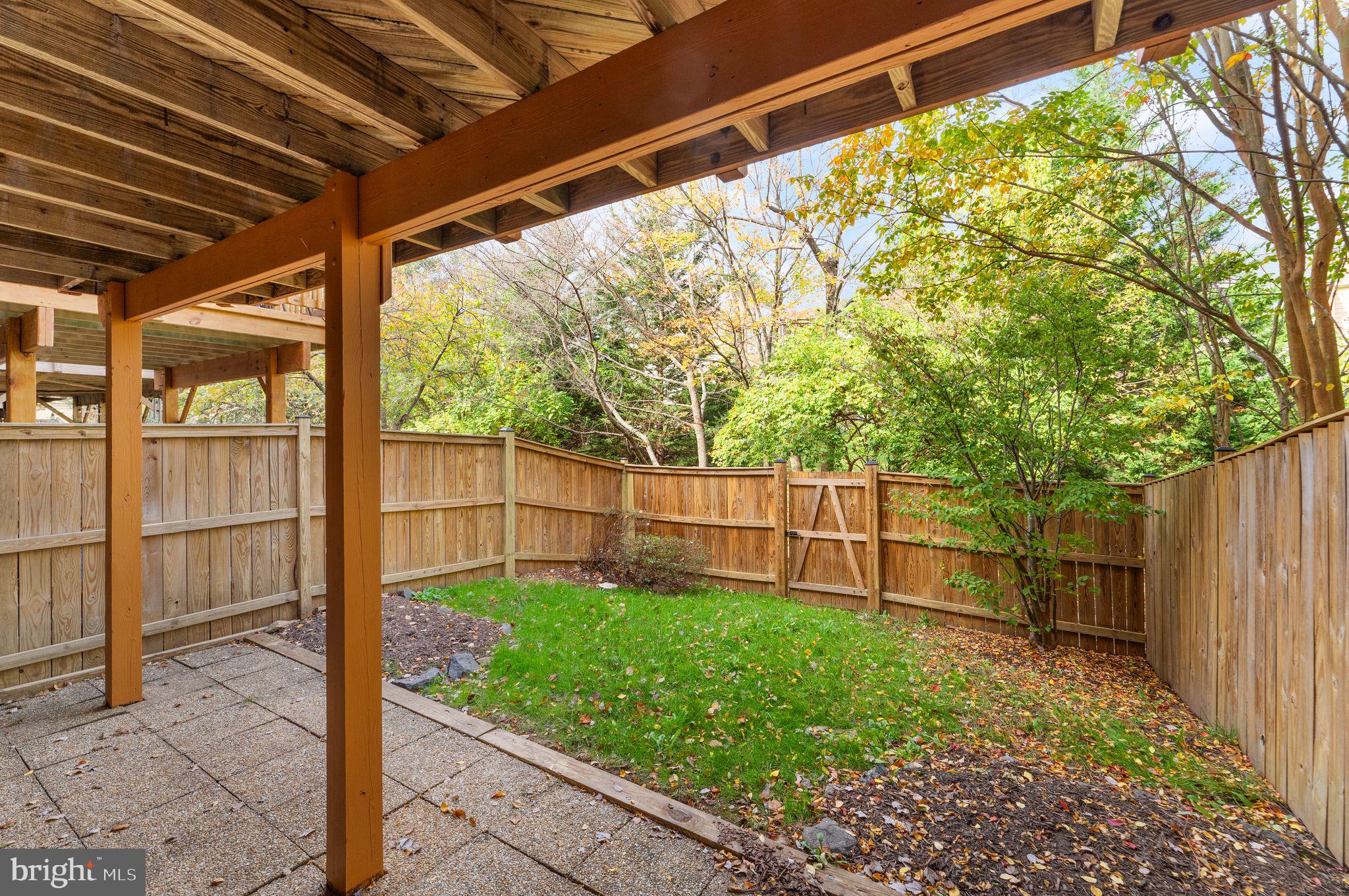 2841 SUTTON OAKS LN