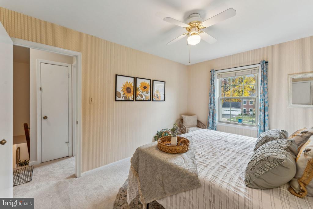6513 Park View Ct