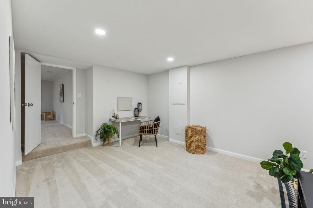 6513 Park View Ct